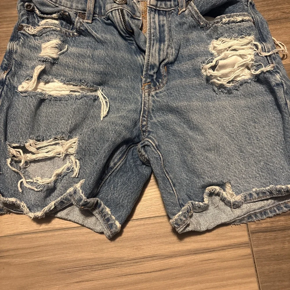 Shorts - Picture 3 of 4